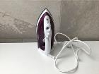 ①5€    Bosch のアイロン。使用期間は一年半です。
