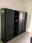 カギ付き　黒棚　高さ200Cm横120Cm おく47Cm 　60ユーロ　残り１つ