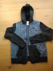 ⑫Abercrombie Kids　フード付きセーター　15€