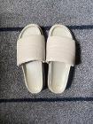 1, H&M サンダル（ベージュ）合皮。クッション性のあるサンダル。数年前購入、数回使用。