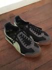 ●A2　PUMA　スニーカー