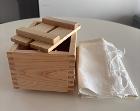 檜製の手作り豆腐キットです。１、2回使用。かわしま屋さんで購入したものです。
５ユーロでお譲りしたいと思っています。
地方在住ですが、来週パリに行くのでそのときに受け渡しできればと思っています。