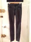 2€
薄いブラックパンツ
UNIQLO／ウエスト26(63.5cm)