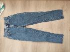 ジーンズ　PULL&BEAR 34　10€
