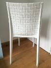 ①kartell AMIAMIチェア白　１脚　数日展示しただけのほぼ新品です。１７０€
②新品　和柄バッグ　柄、デザイン各種　種類により複数個在庫あり　１５€/個　
　購入個数によりお値引交渉可能です。
引渡し方法は応相談。
