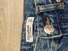 ジーンズ　PULL&BEAR 34　10€
