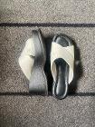 4. ユニクロC:（黒X白）気に入っていましたが甲の高さが合わず。甲が低い方に。数年前購入、白部分に汚れ、使用感あり。