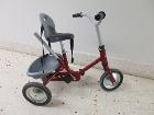 3輪車：「Smoby」自転車。1歳半くらいから4歳くらいまで使えます。後部の取っ手取り外し可能。