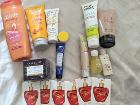 Petit Marseillais après shampooing 定価€21、Bio Cream main定価€8、香水試供品 など。右側のものは開封済、左側のものは新品未使用。まとめて€10