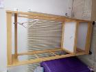子供服用衣類ラック（１２０×５０×３０）
１５ユーロ

・４年間使用。目立った傷はありません。
・もし必要なら、プラスチックや針金のハンガーも２０個程お付けします（＋３ユーロ）。
