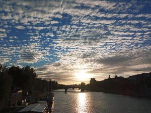 https://paris2.global-coding.com/paris/user/9bcs711rdunm5arb8pmjb5fesj.jpg
